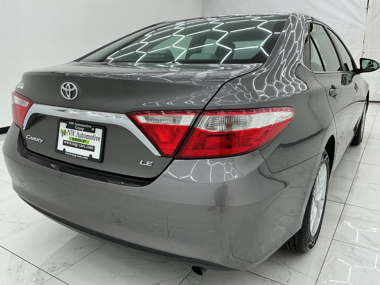 Used 2016 Toyota Camry LE FWD image 8