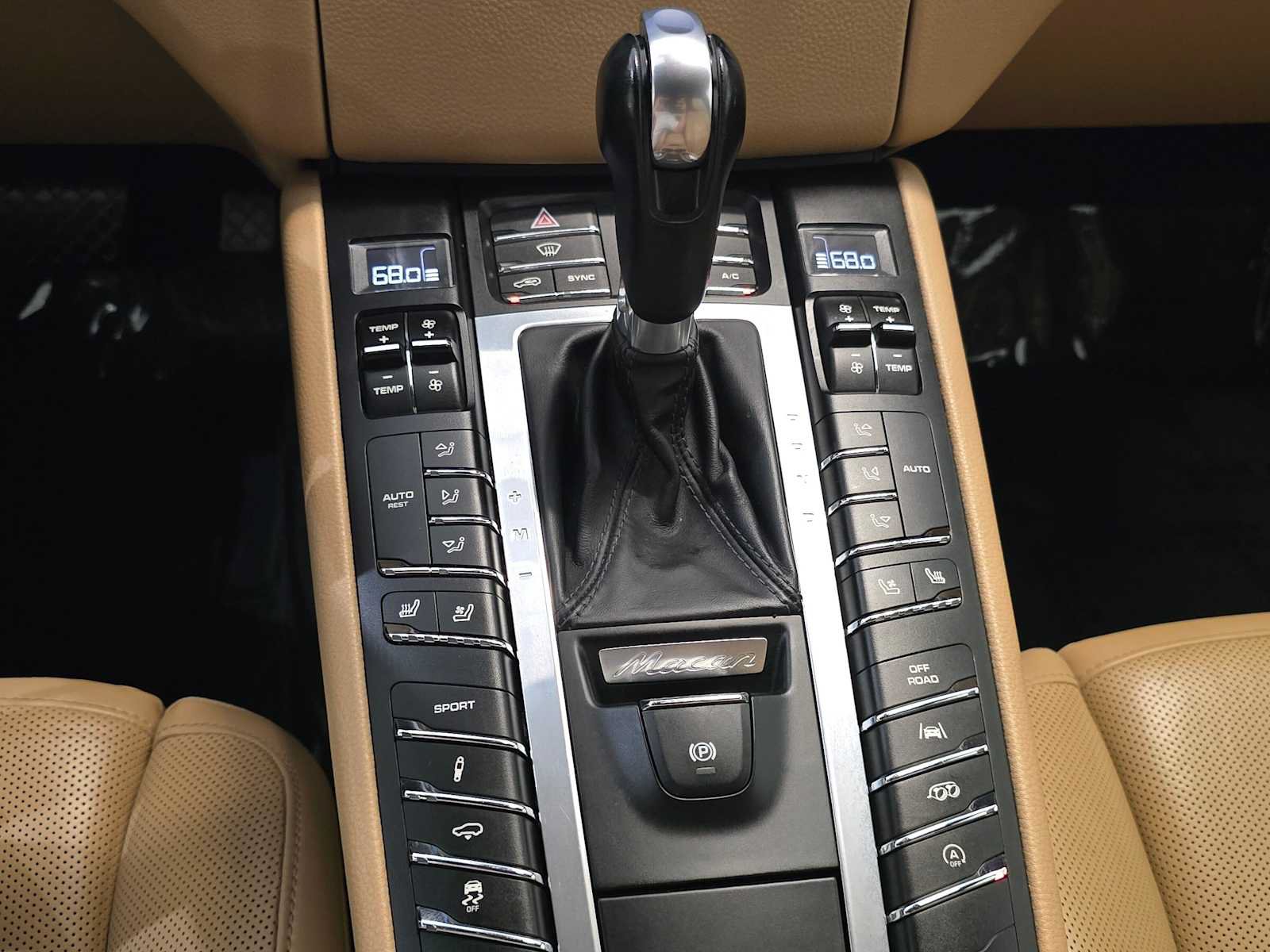 Used 2017 Porsche Macan GTS AWD/4WD image 17