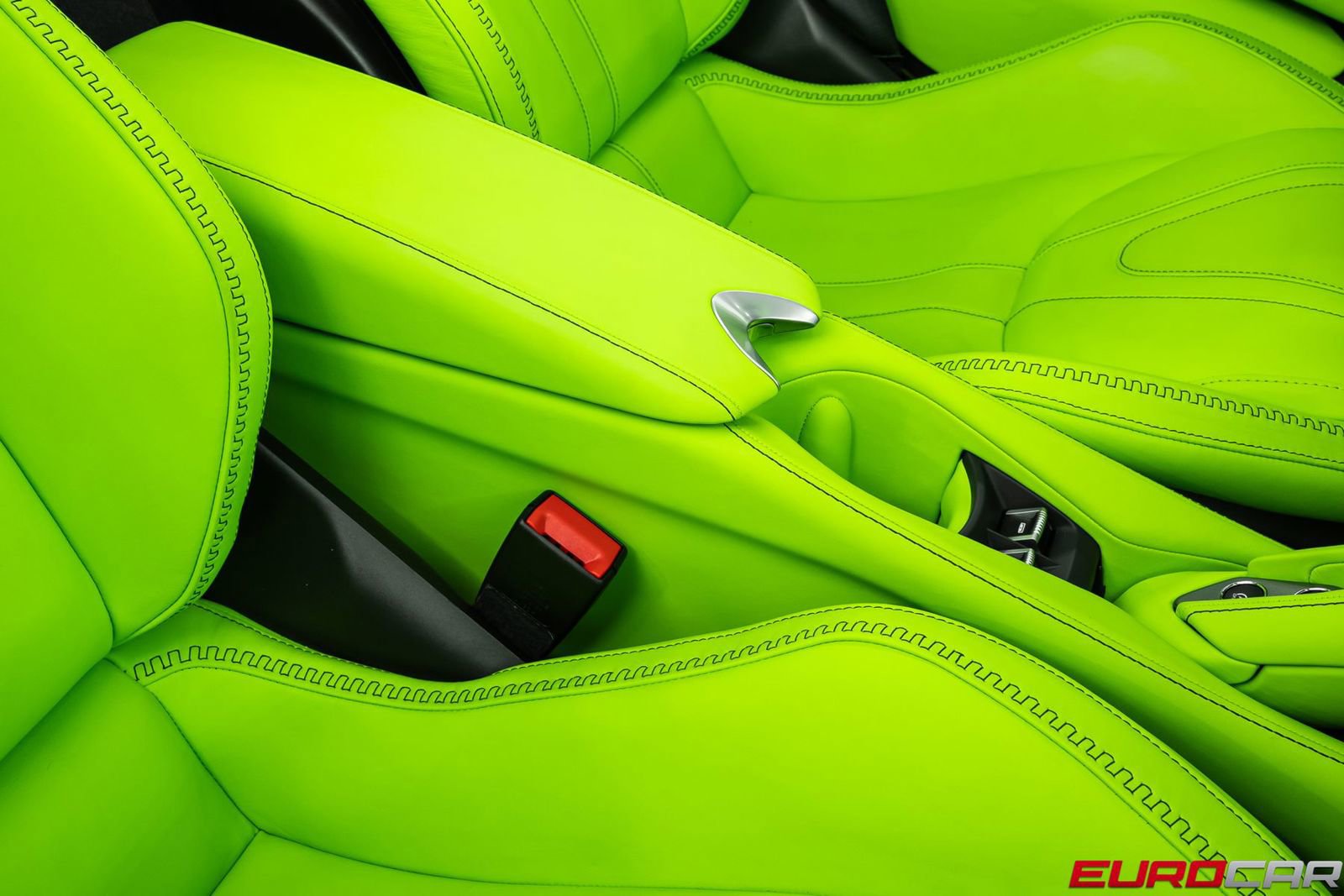 Used 2026 McLaren 750S Spider RWD image 36
