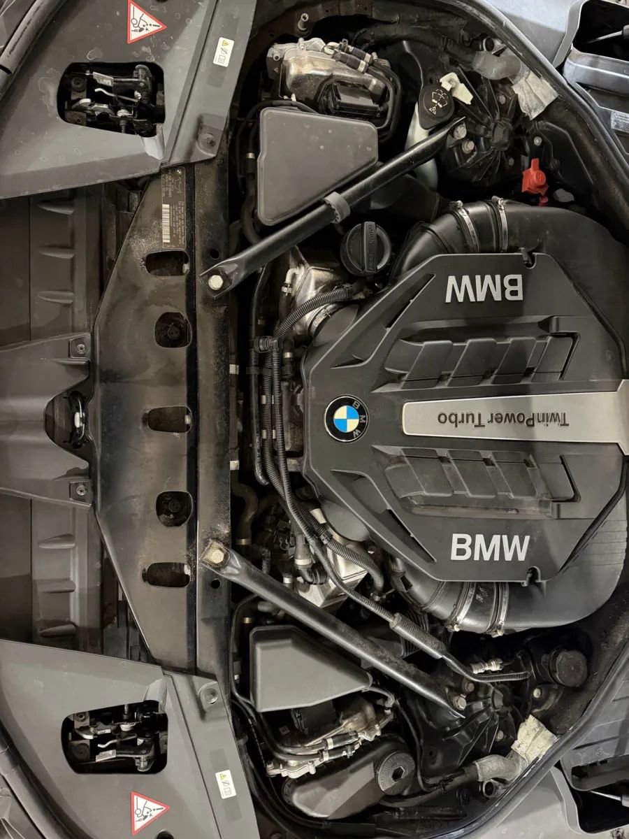 Used 2013 BMW 750Li xDrive AWD/4WD image 19