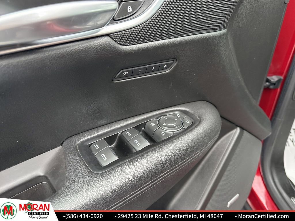 Used 2018 Cadillac XT5 Luxury w/ Driver Awareness Package FWD image 11