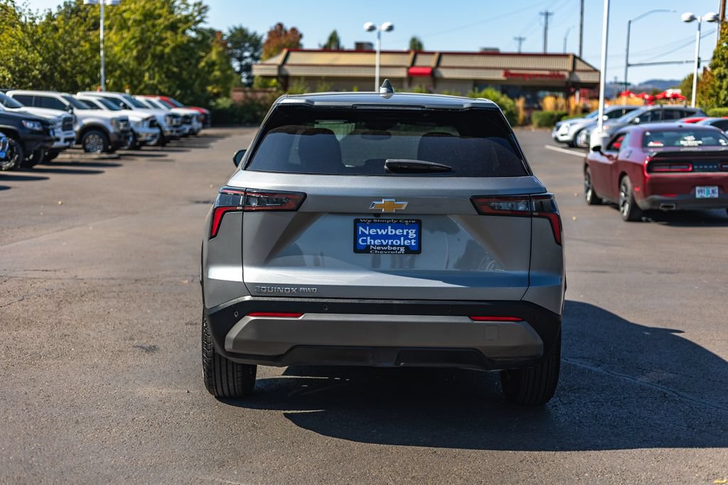 Used 2026 Chevrolet Equinox LT AWD/4WD image 8
