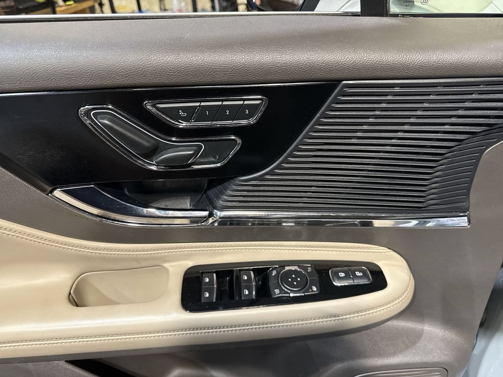 Used 2020 Lincoln Corsair FWD image 15