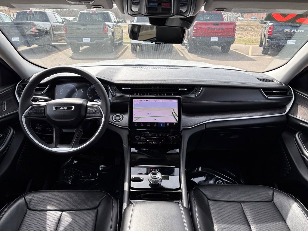 Certified 2023 Jeep Grand Cherokee Limited w/ Luxury Tech Group II AWD/4WD image 16