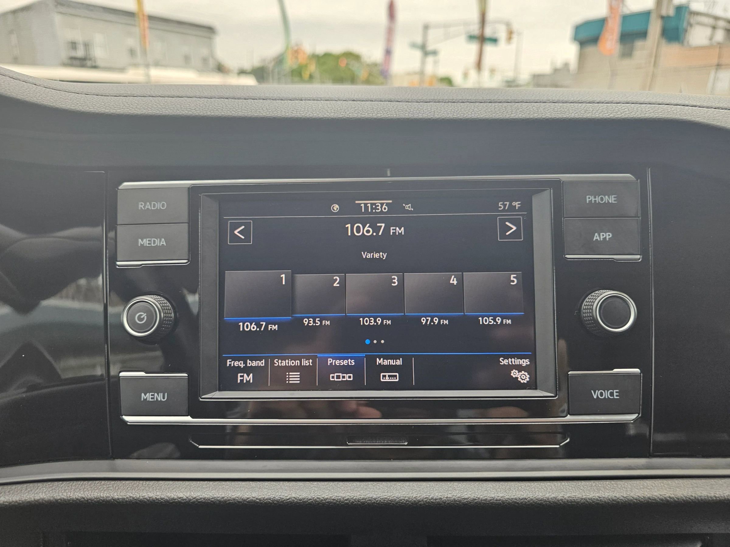 Used 2023 Volkswagen Jetta SE FWD image 20