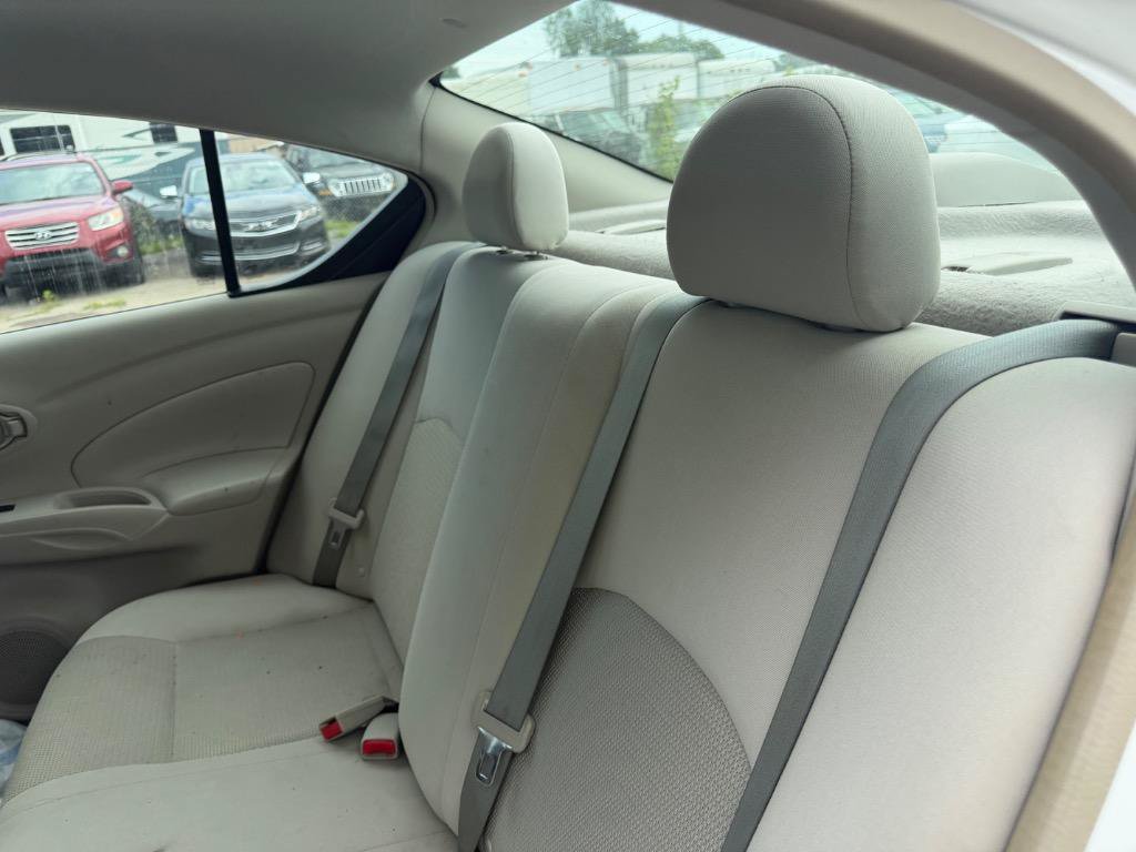 Used 2012 Nissan Versa SV FWD image 11