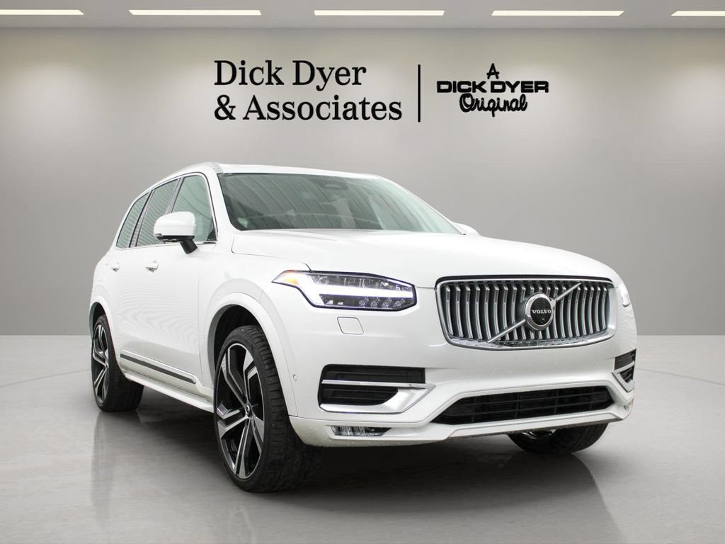 Certified 2024 Volvo XC90 B6 Ultimate w/ Lounge Package