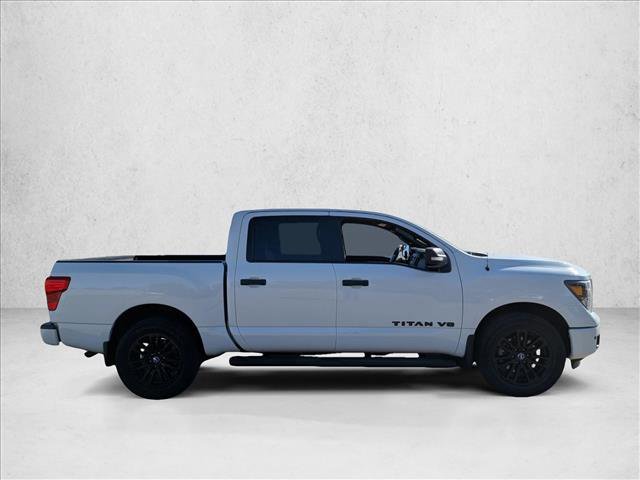 Used 2019 Nissan Titan SV w/ SV Convenience Package image 4