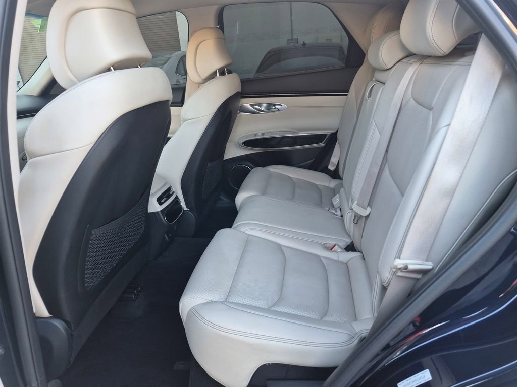 Used 2023 Genesis GV70 2.5T AWD/4WD image 23