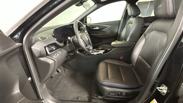 Used 2024 Buick Envista Sport Touring w/ Convenience I Package FWD image 11