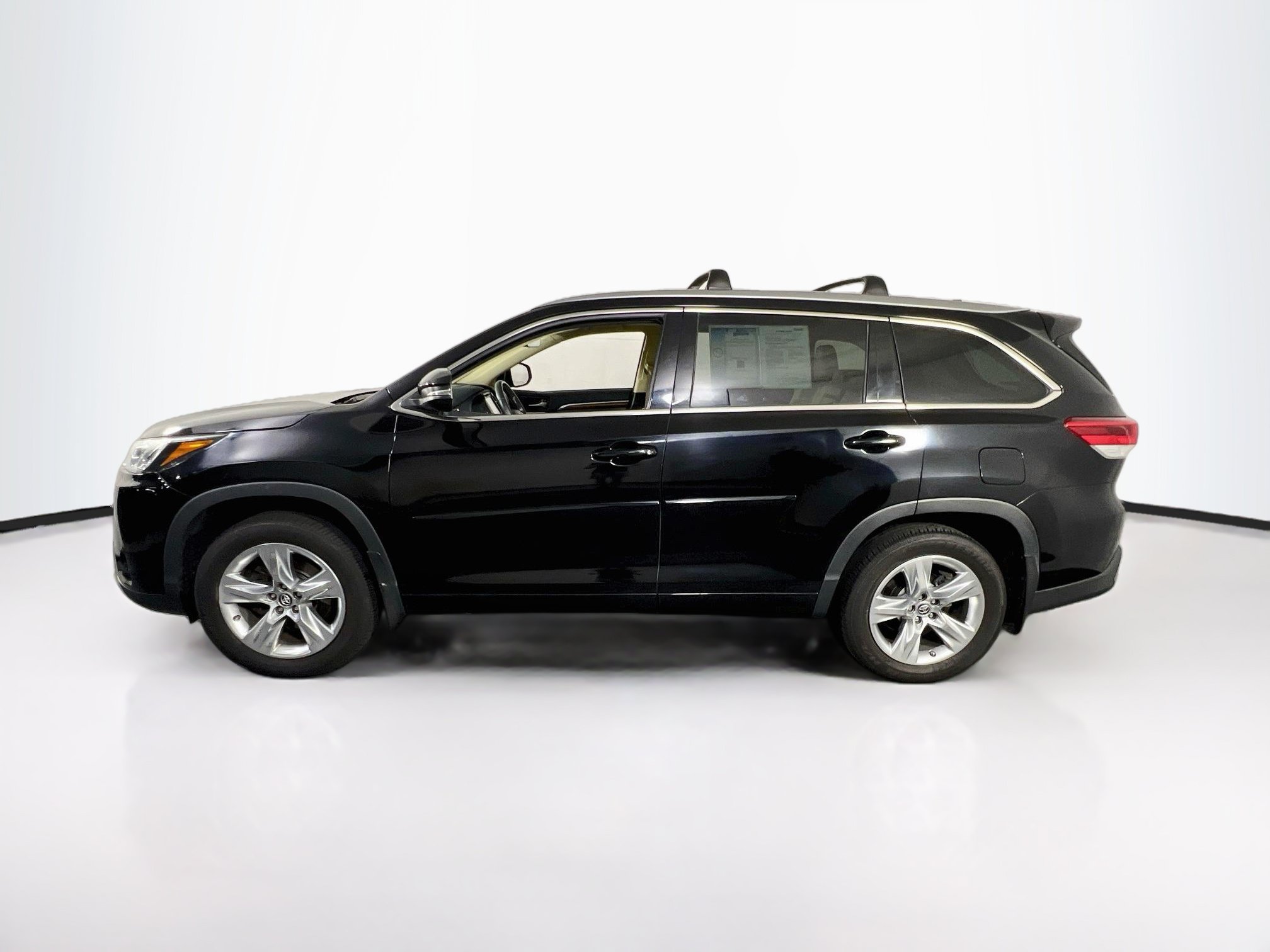 Used 2019 Toyota Highlander Limited AWD/4WD image 8