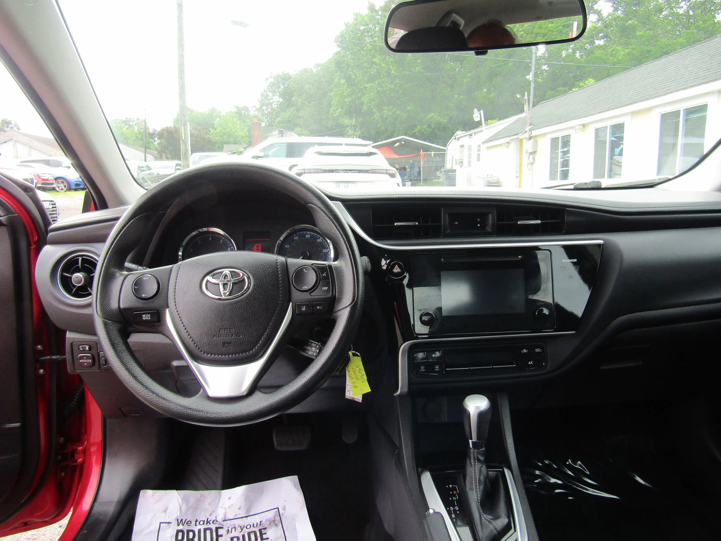 Used 2017 Toyota Corolla LE image 13