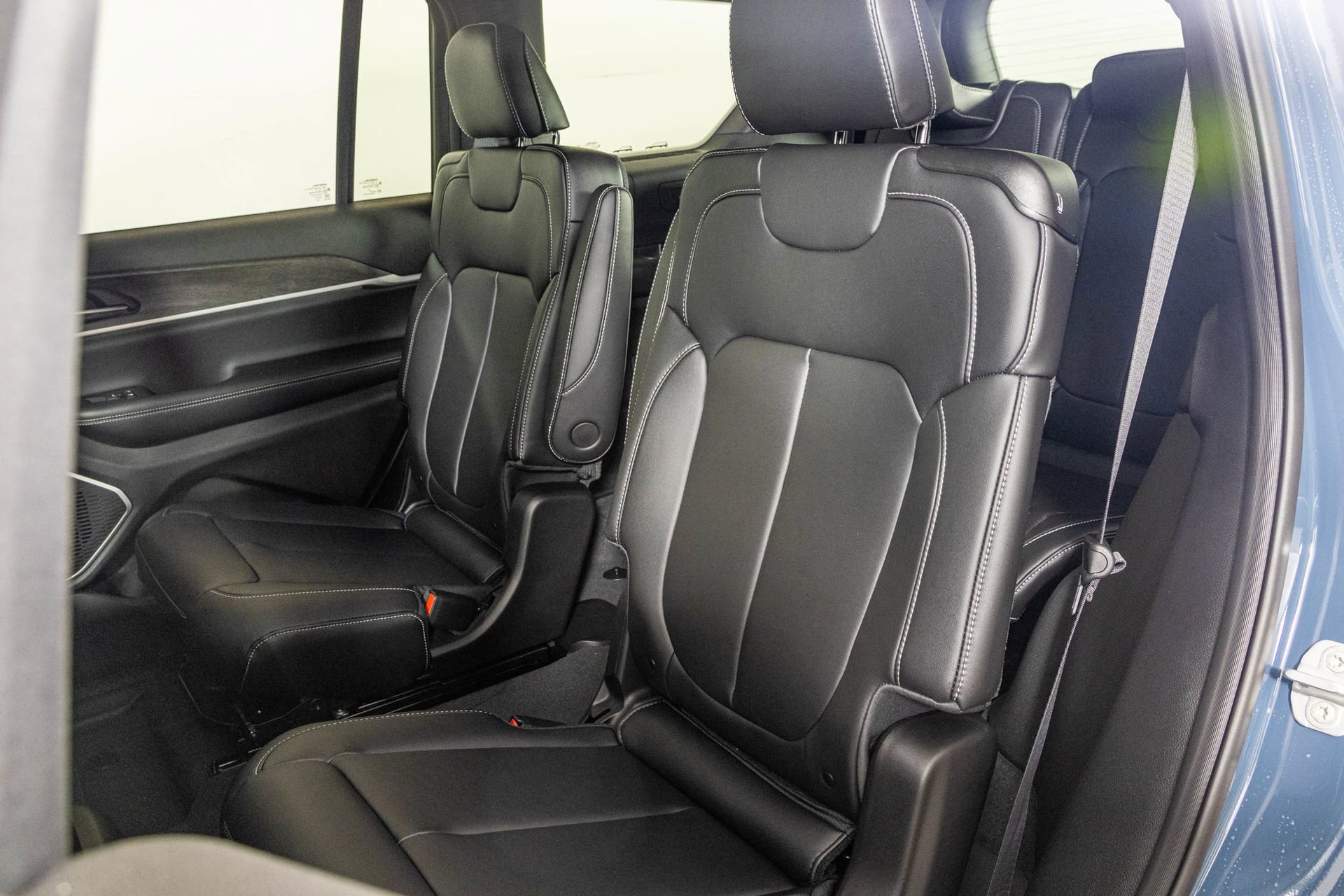 New 2026 Jeep Grand Cherokee L Limited AWD/4WD image 37