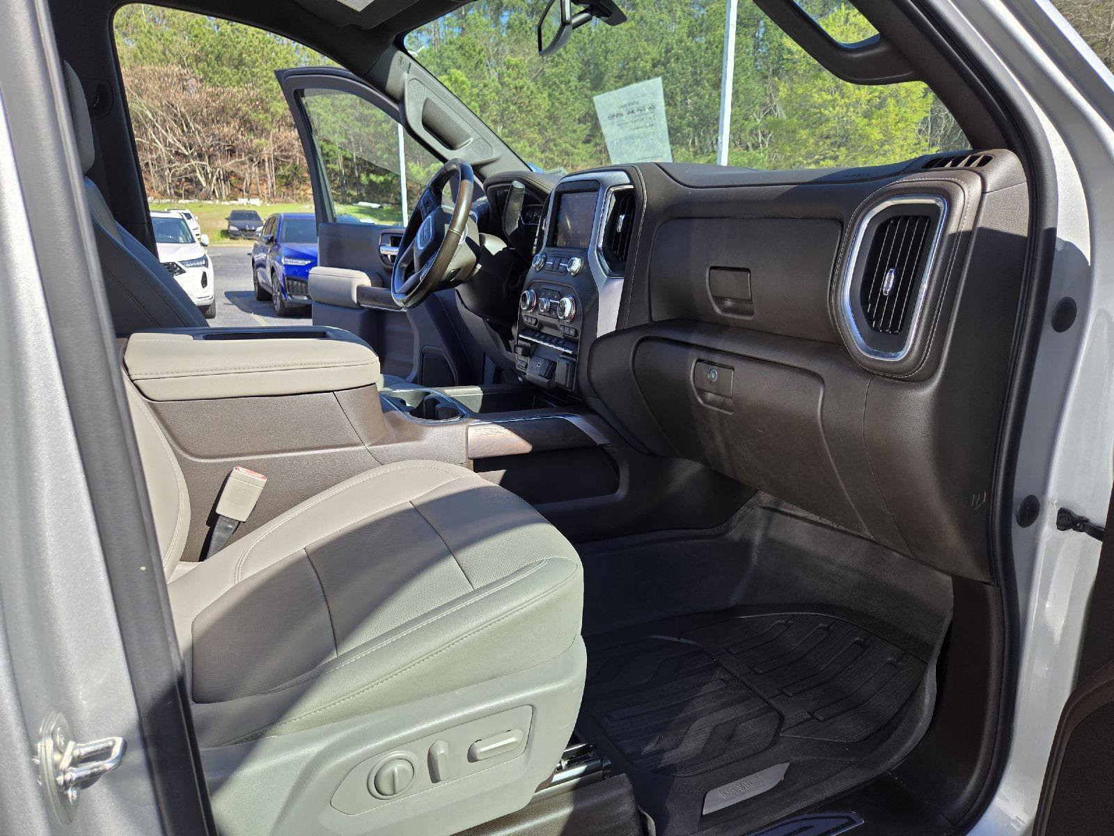 Used 2022 GMC Sierra 2500 SLT w/ SLT Convenience Package image 31