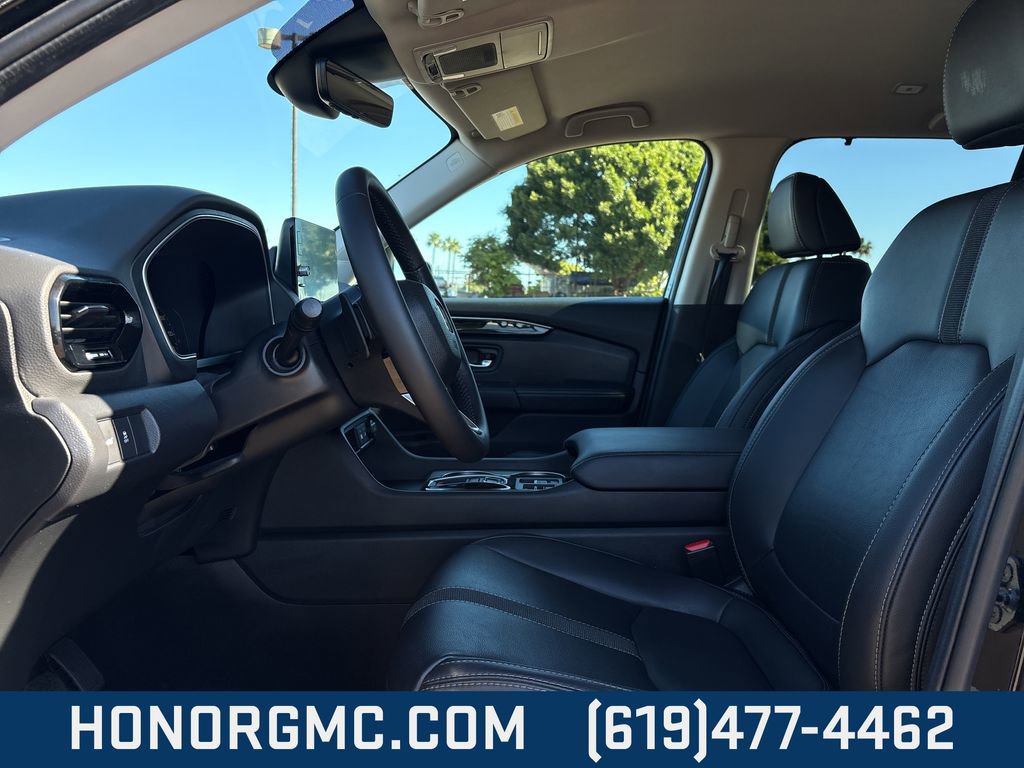 Used 2025 Honda Pilot EX-L image 10
