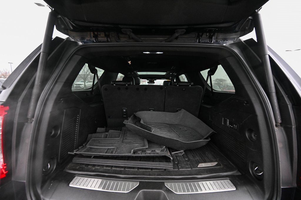 Used 2023 GMC Yukon XL Denali image 16