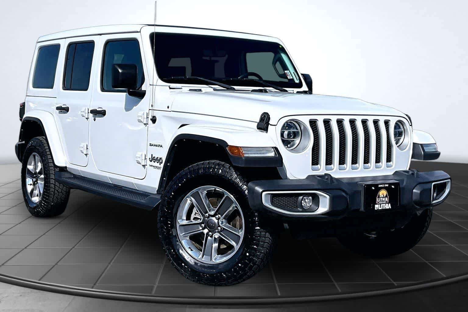 Used 2022 Jeep Wrangler Unlimited Sahara w/ LED Lighting Group AWD/4WD image 22