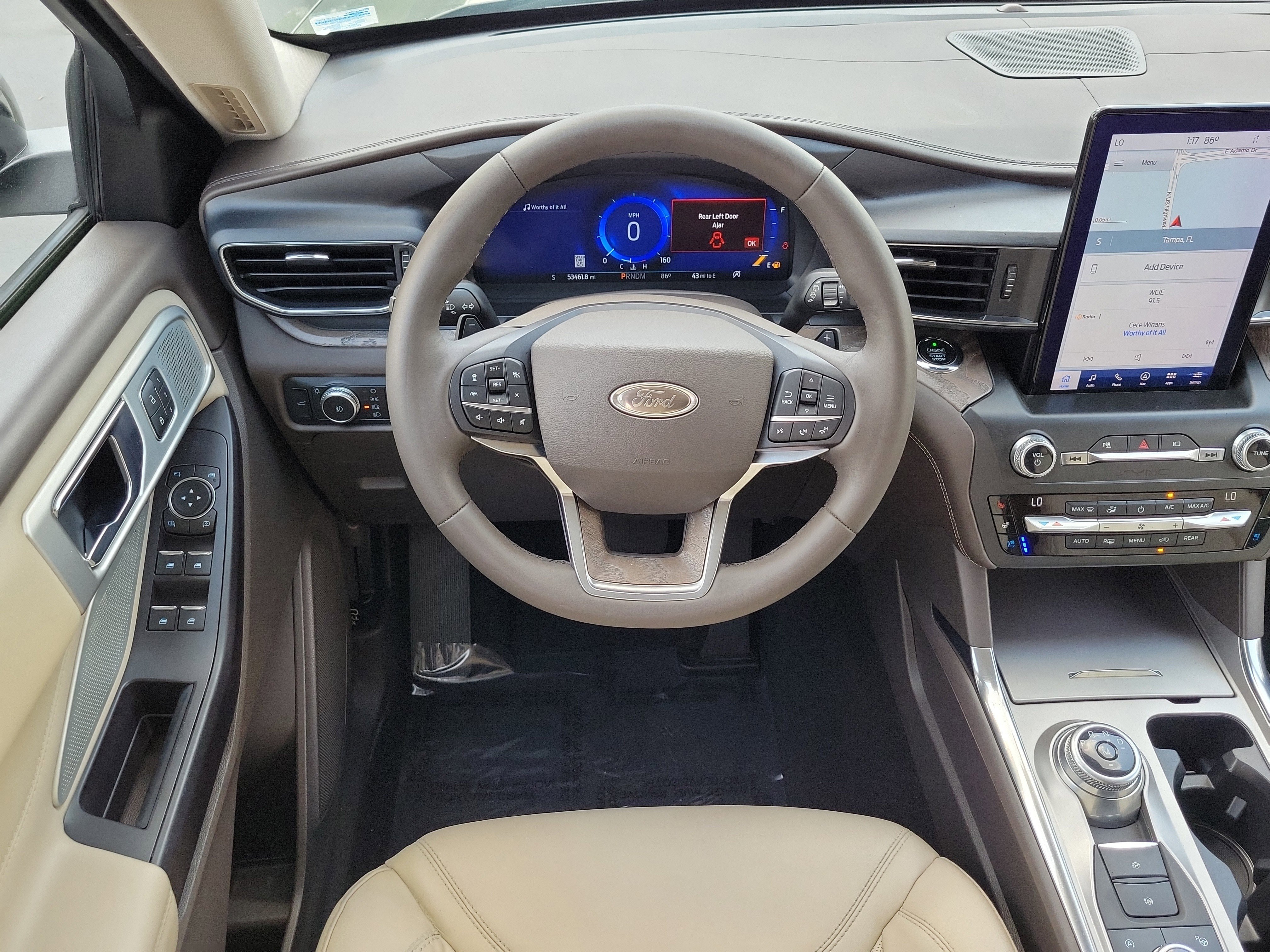 Used 2020 Ford Explorer Platinum w/ Premium Technology Package AWD/4WD image 19