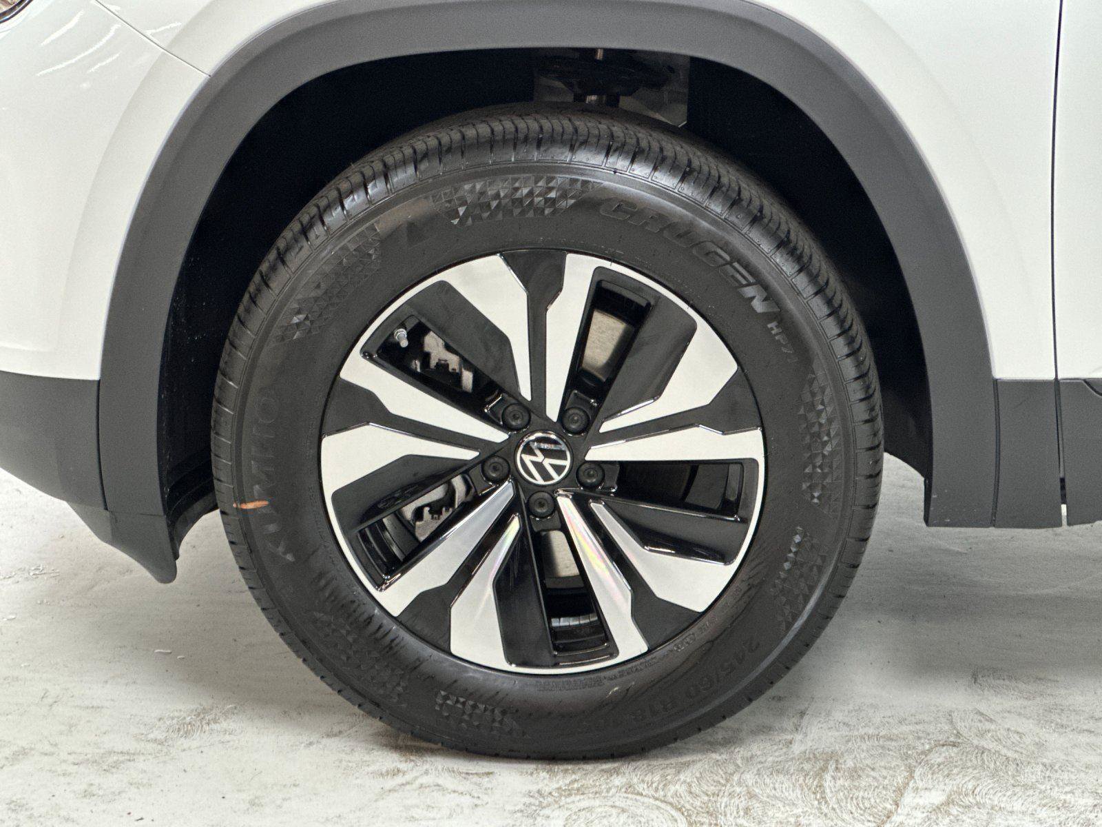 New 2026 Volkswagen Atlas SE FWD image 25