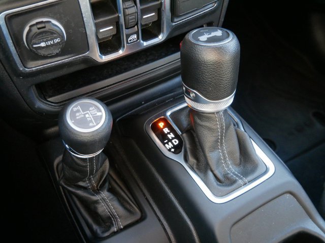 Used 2024 Jeep Wrangler Unlimited Sahara w/ Safety Group AWD/4WD image 23