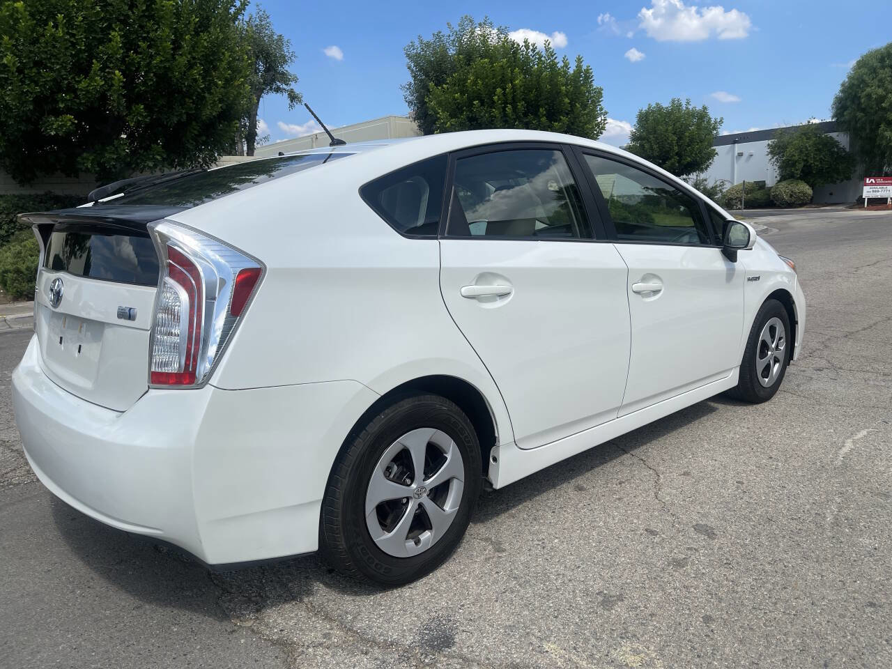 Used 2015 Toyota Prius Three image 7