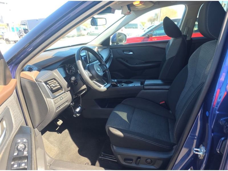 Used 2021 Nissan Rogue SV image 11