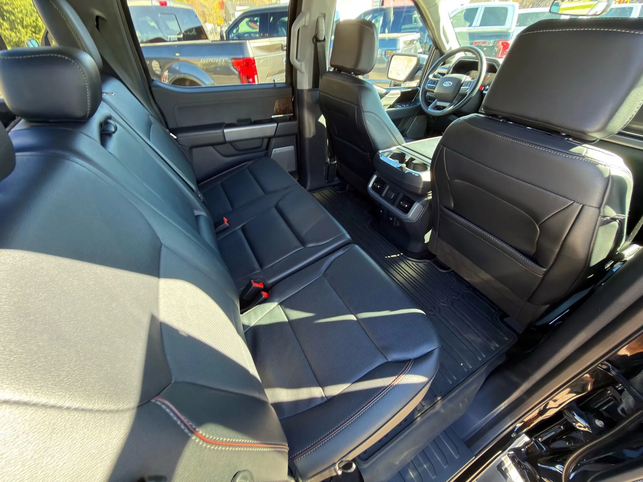 Used 2023 Ford F150 Lariat w/ Trailer Tow Package image 11