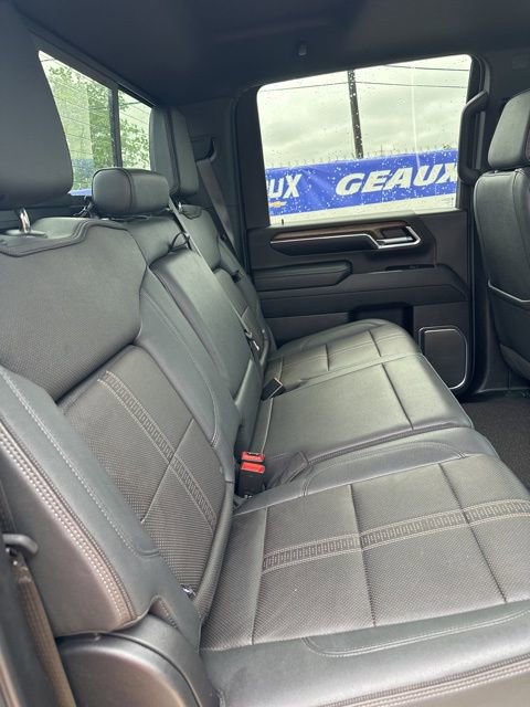 Used 2024 Chevrolet Silverado 2500 High Country w/ High Country Premium Package AWD/4WD image 31