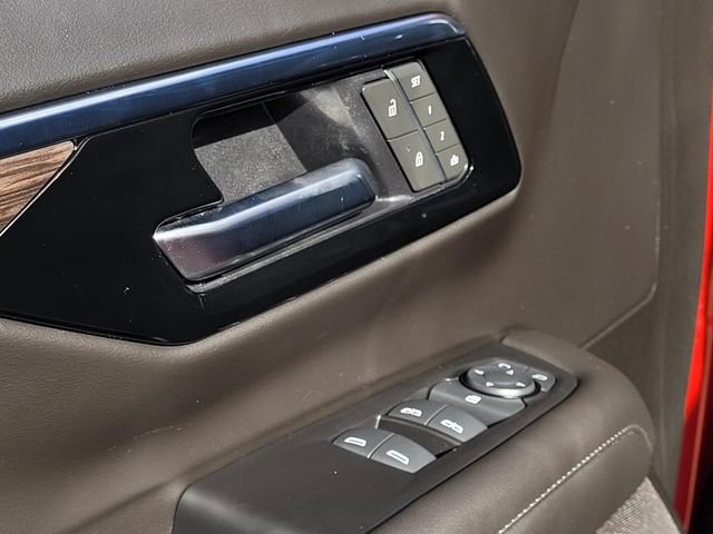 Used 2025 Chevrolet Tahoe Z71 image 16
