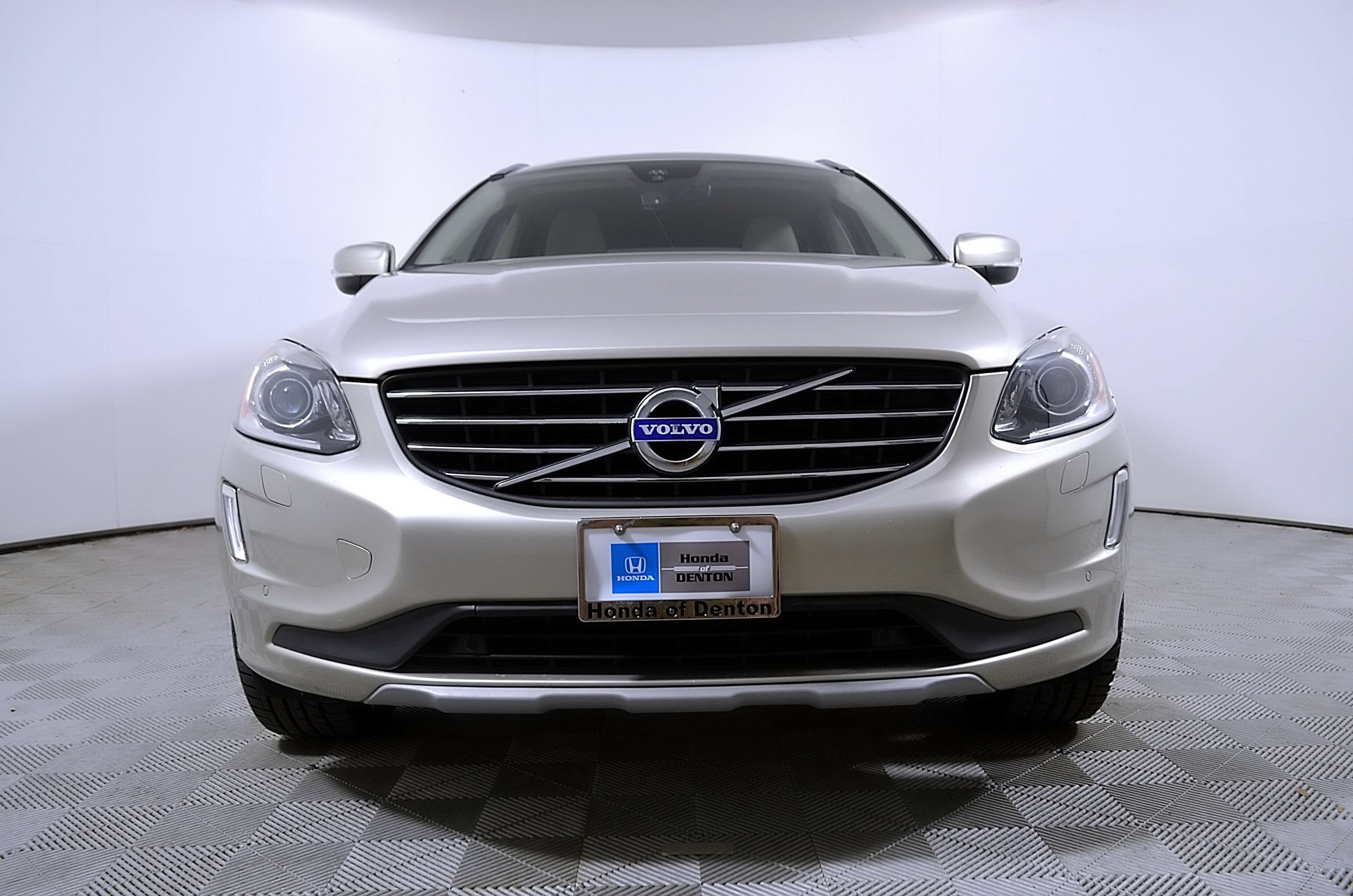 Used 2017 Volvo XC60 T6 Inscription w/ Preferred Option Package AWD/4WD image 5