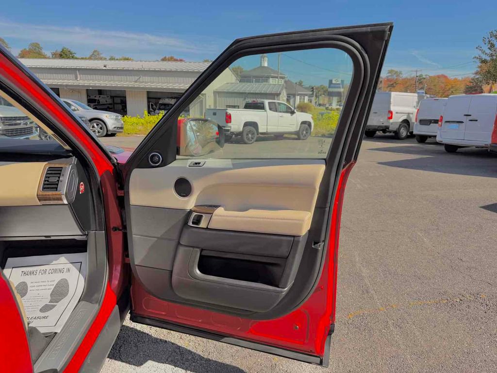 Used 2016 Land Rover Range Rover Sport HSE image 15