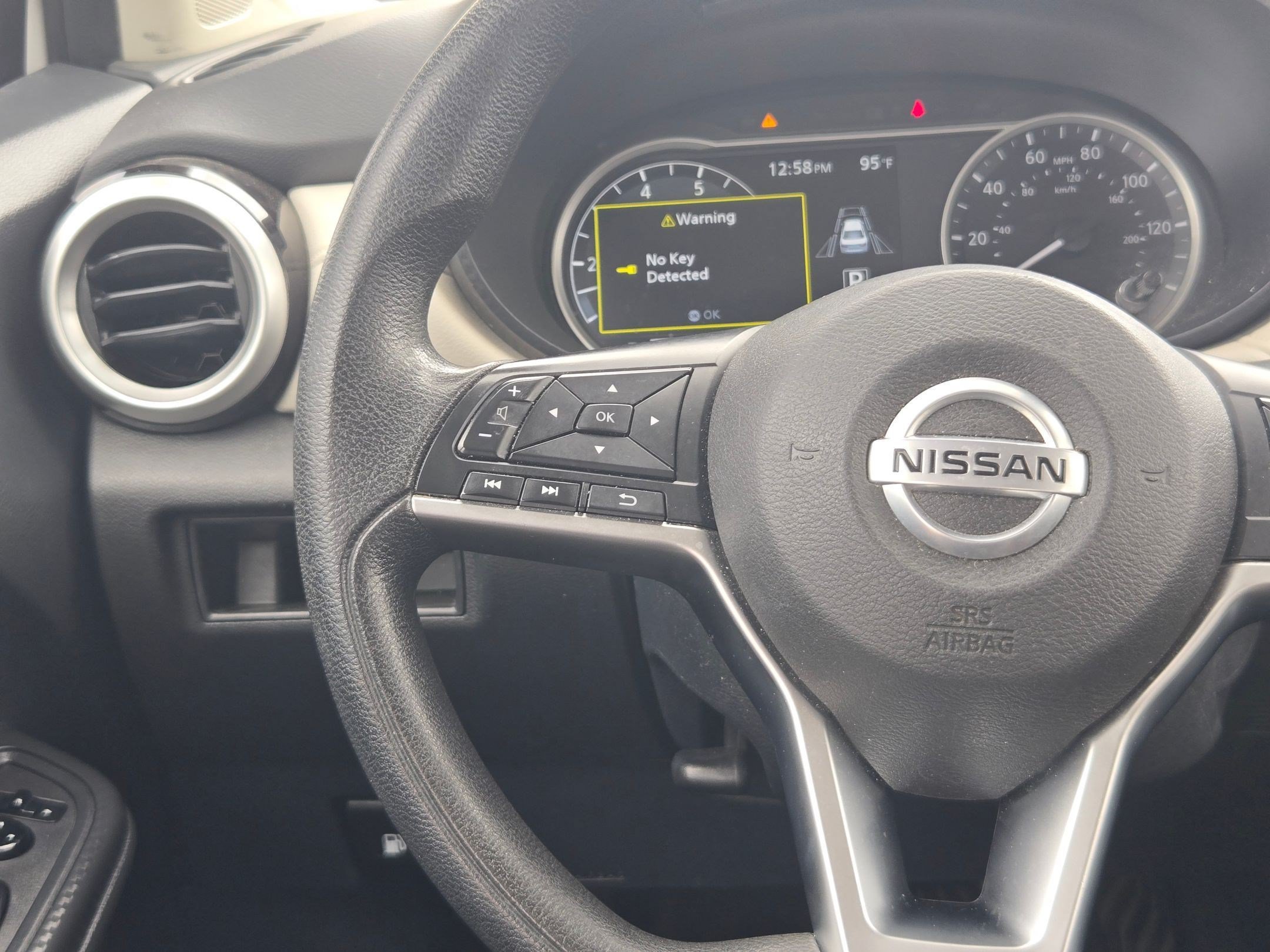 Used 2022 Nissan Versa SV FWD image 20