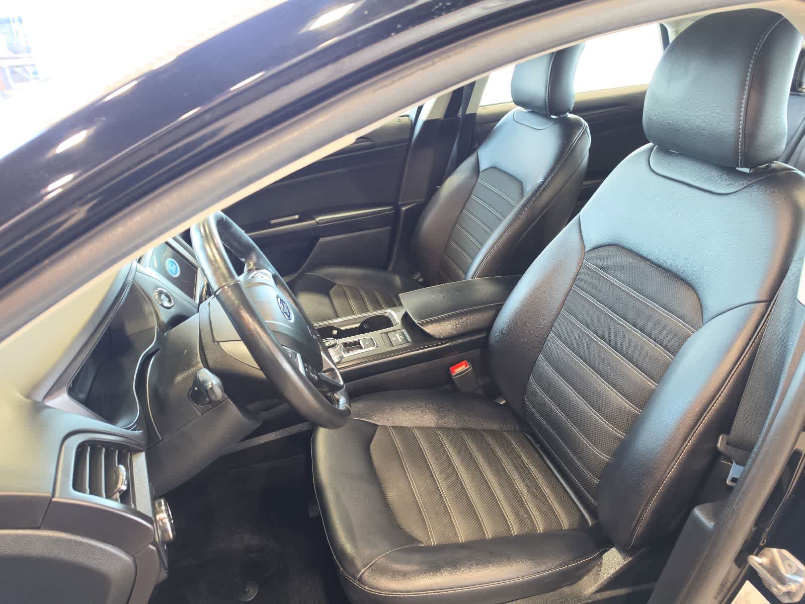 Used 2018 Ford Fusion SE w/ Equipment Group 601A FWD image 44