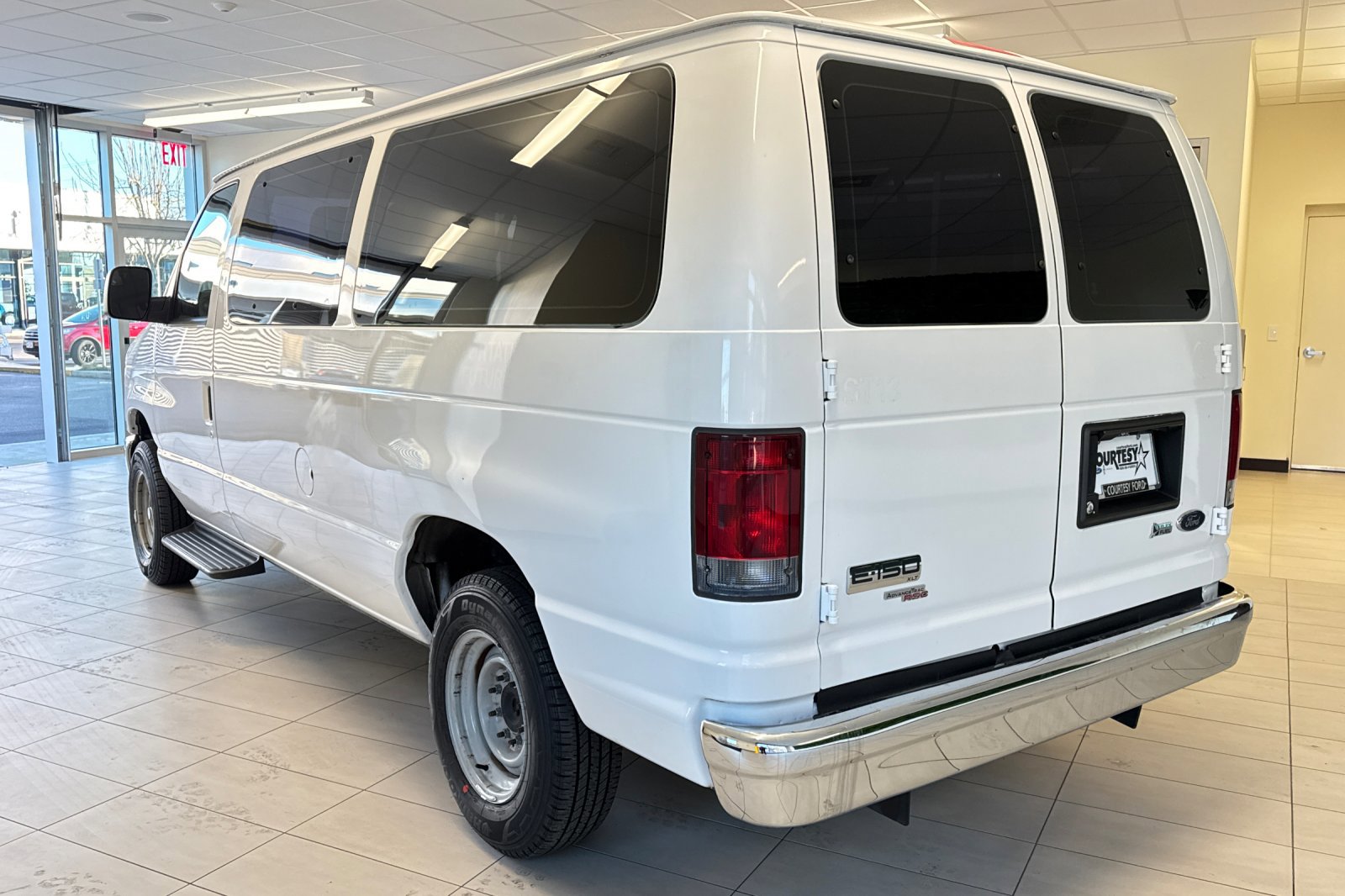 Used 2012 Ford E-150 and Econoline 150 XLT image 6