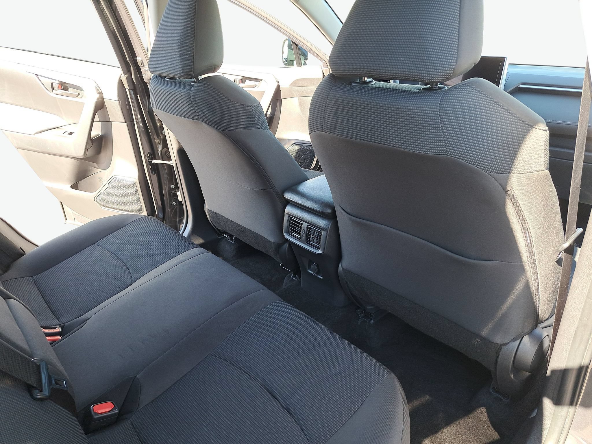 Used 2025 Toyota RAV4 LE AWD/4WD image 12