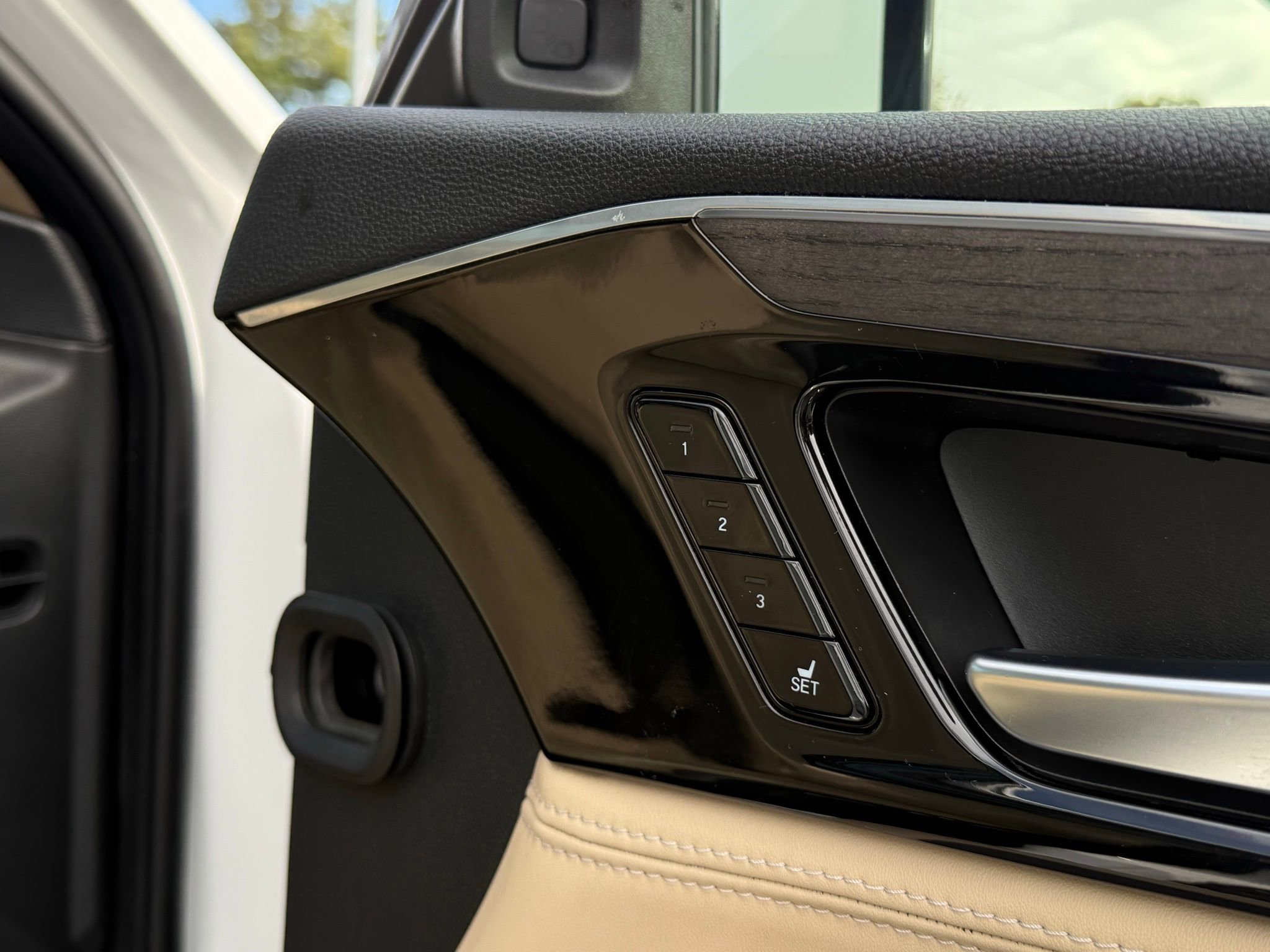 Used 2022 Acura MDX SH-AWD w/ Advance Package image 15