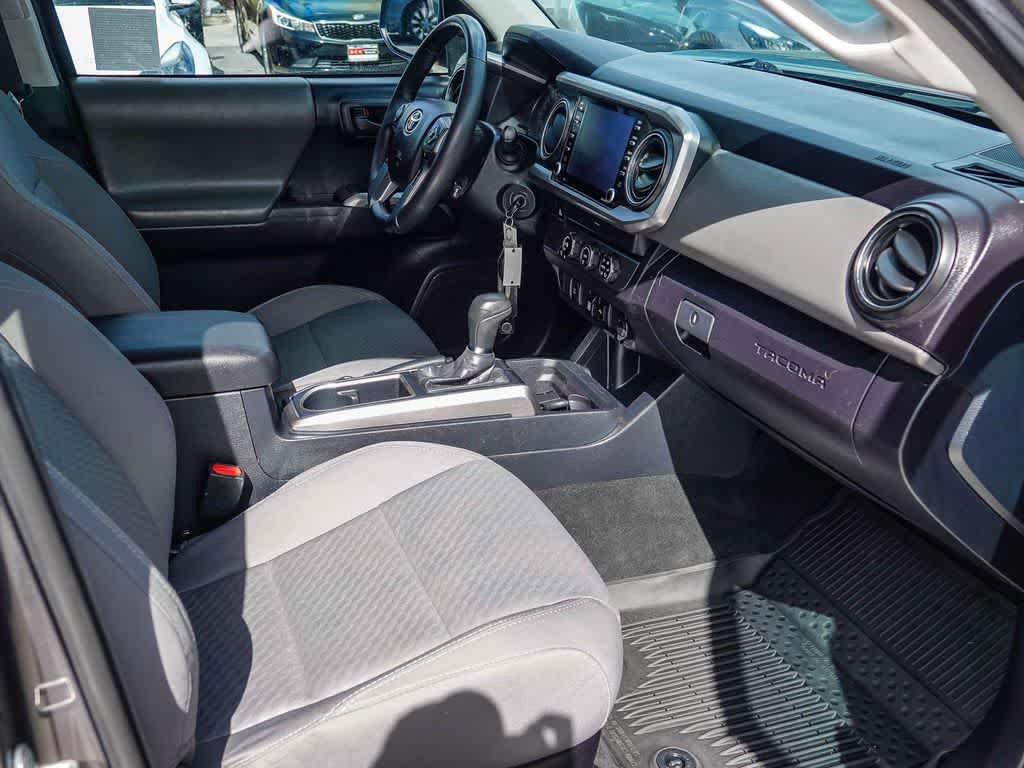 Used 2020 Toyota Tacoma SR5 RWD image 15