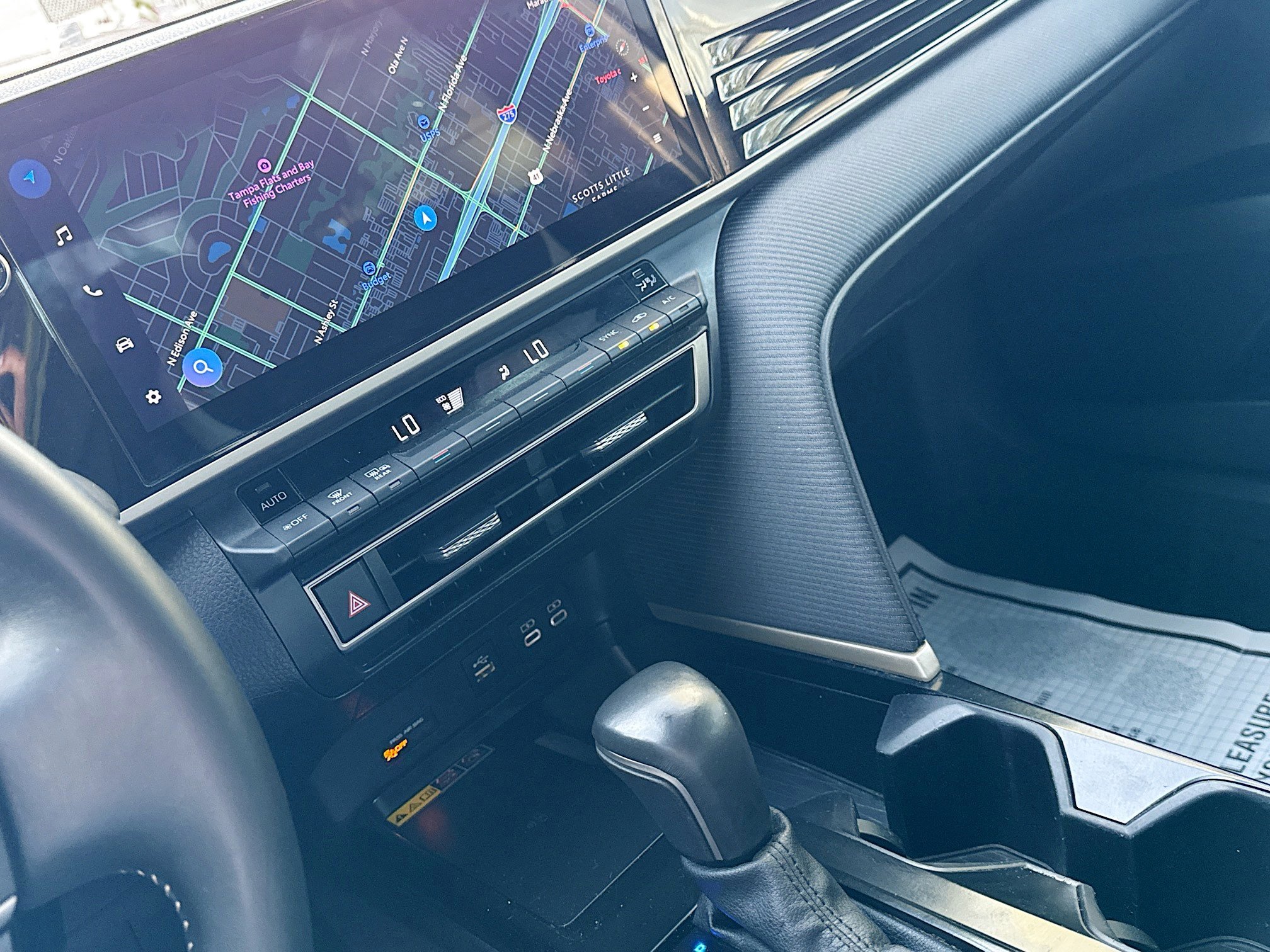 Used 2025 Toyota Camry SE w/ Multimedia Upgrade Package image 23