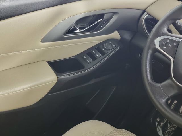 Used 2023 Chevrolet Traverse LS image 31