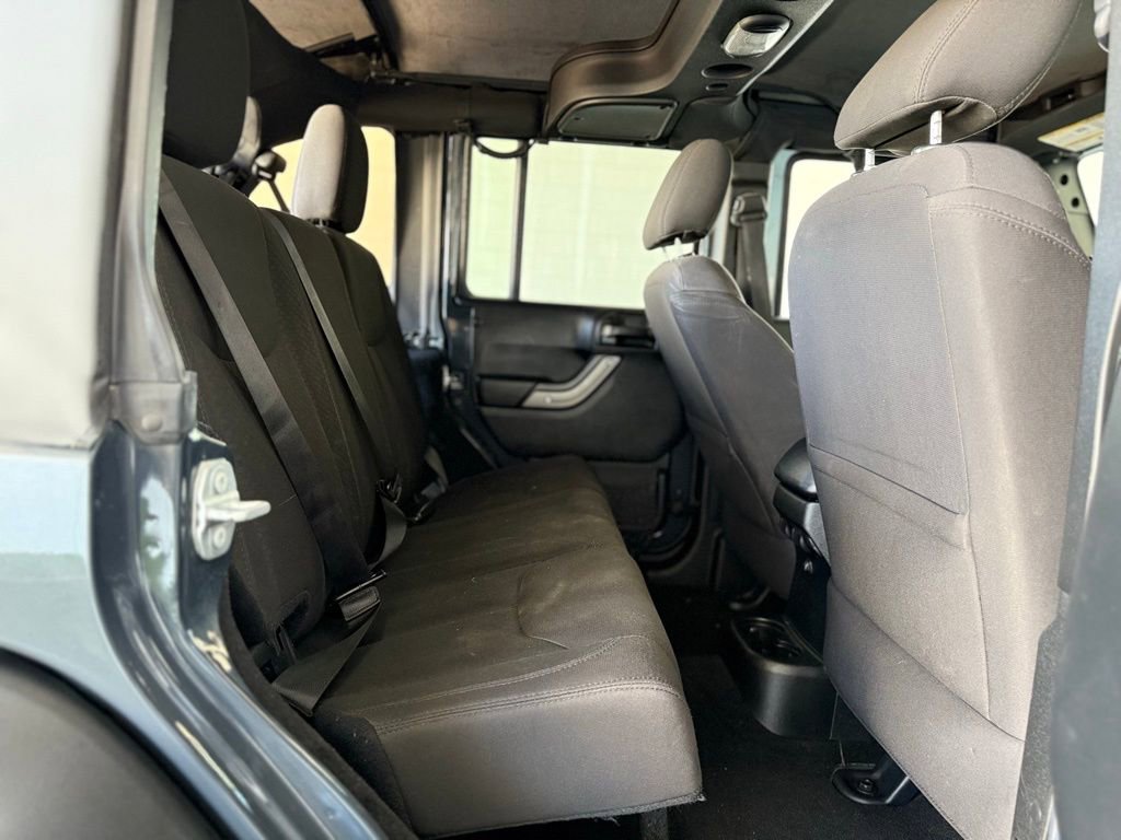 Used 2017 Jeep Wrangler Unlimited Willys image 26