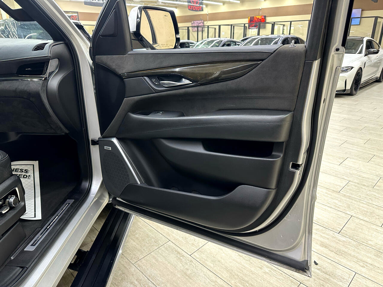 Used 2017 Cadillac Escalade Platinum image 44