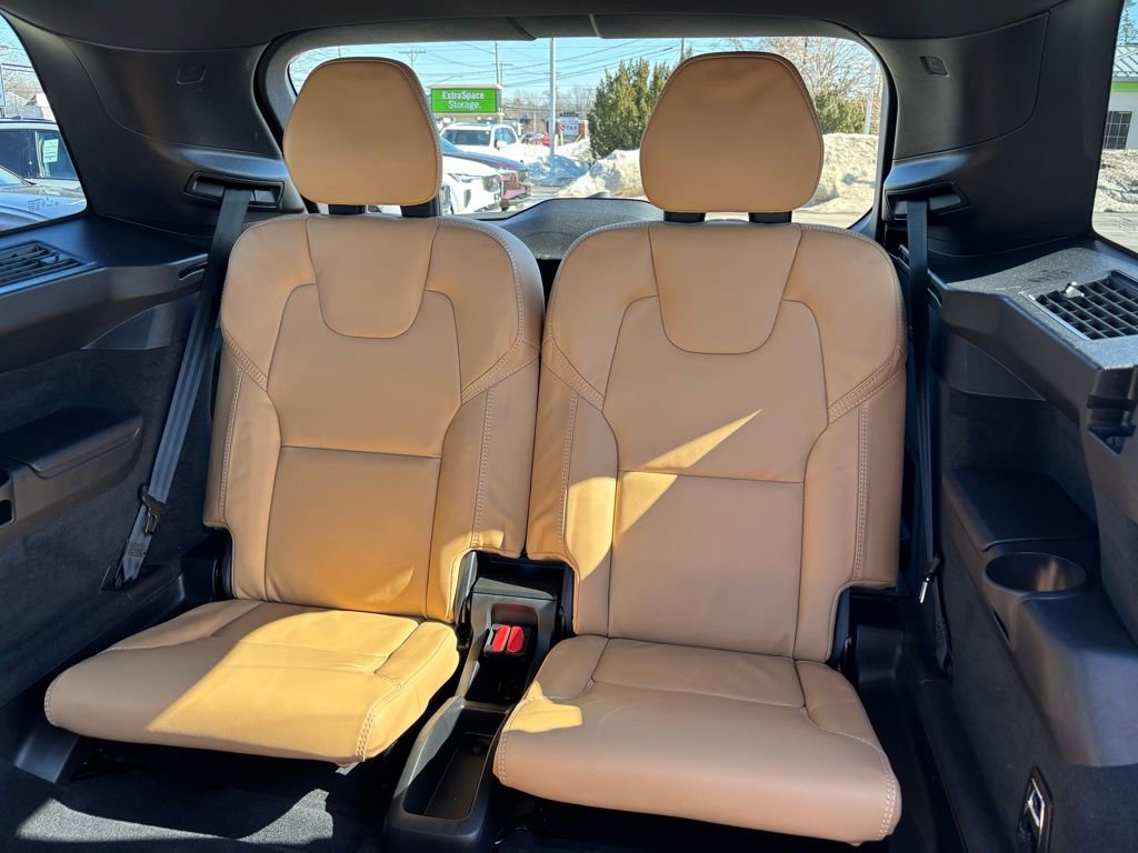 Certified 2024 Volvo XC90 T8 Ultimate w/ Protection Package Premier image 23