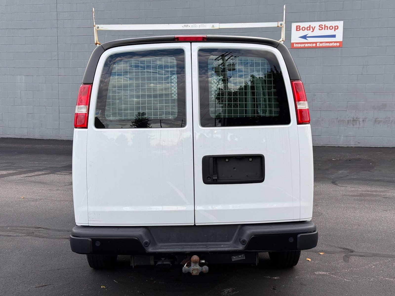 Used 2023 GMC Savana 2500 w/ Driver Convenience Package RWD image 5