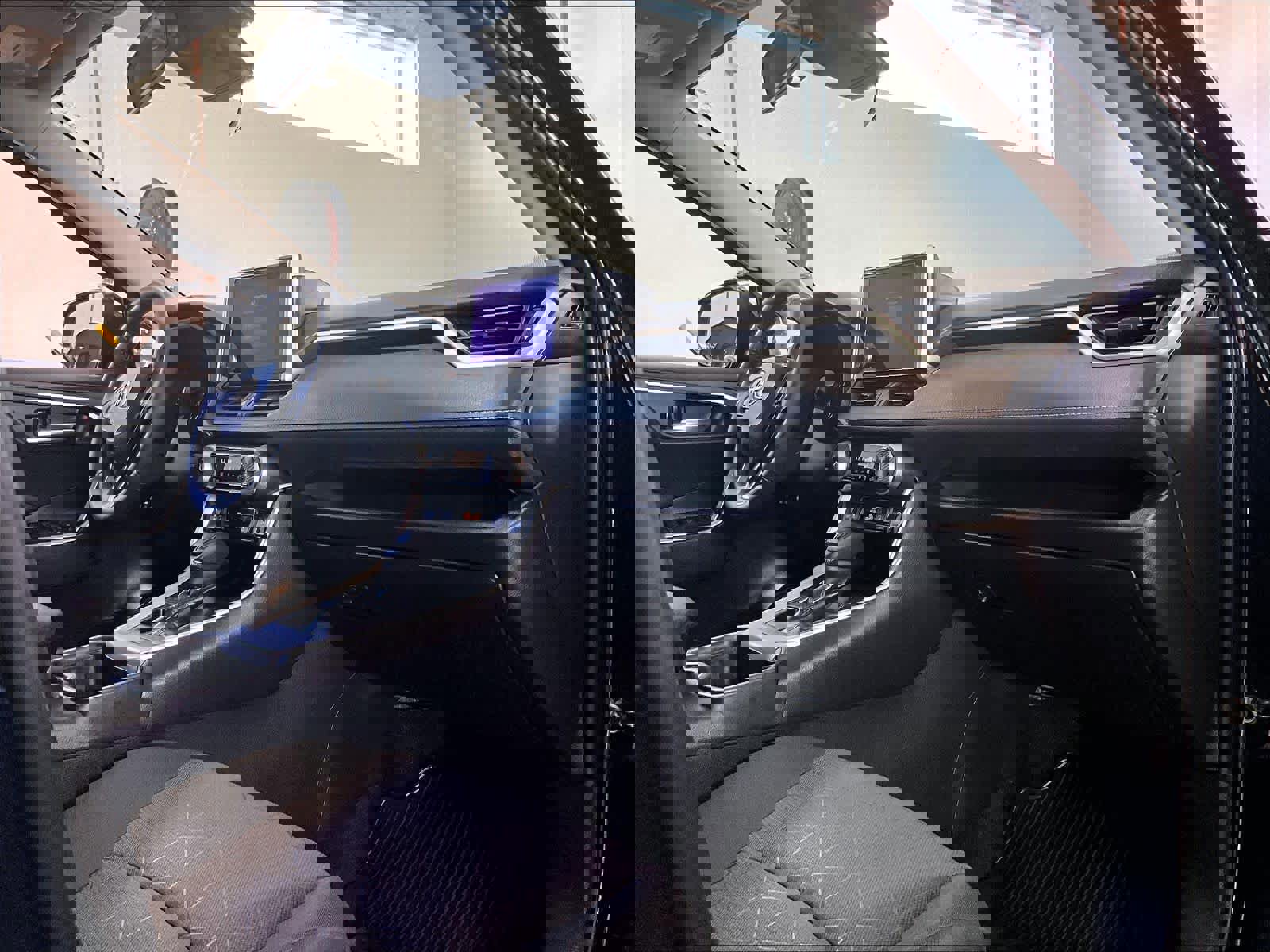 Used 2023 Toyota RAV4 XLE w/ Convenience Package image 14