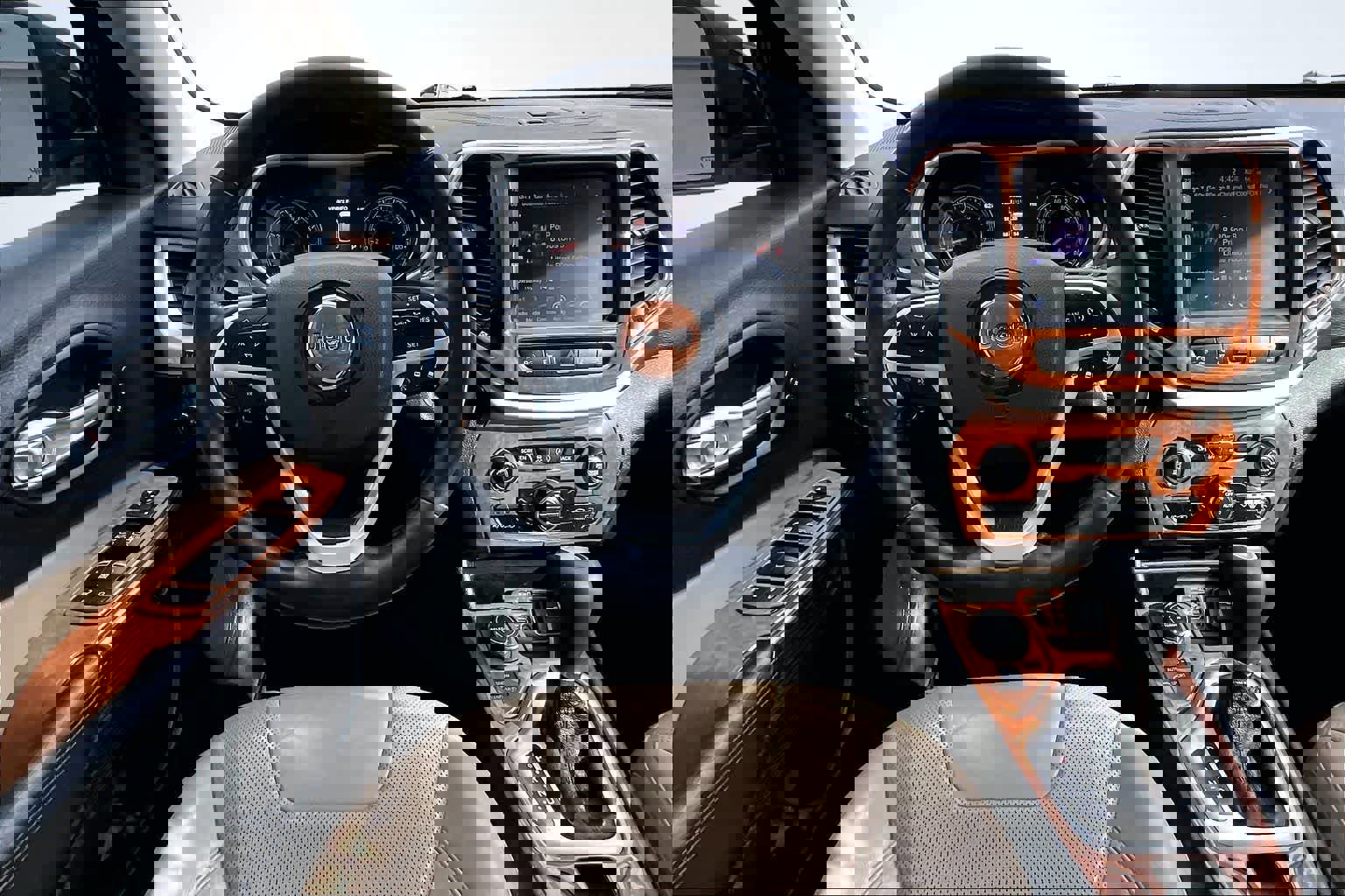 Used 2015 Jeep Cherokee Limited w/ Luxury Group image 15