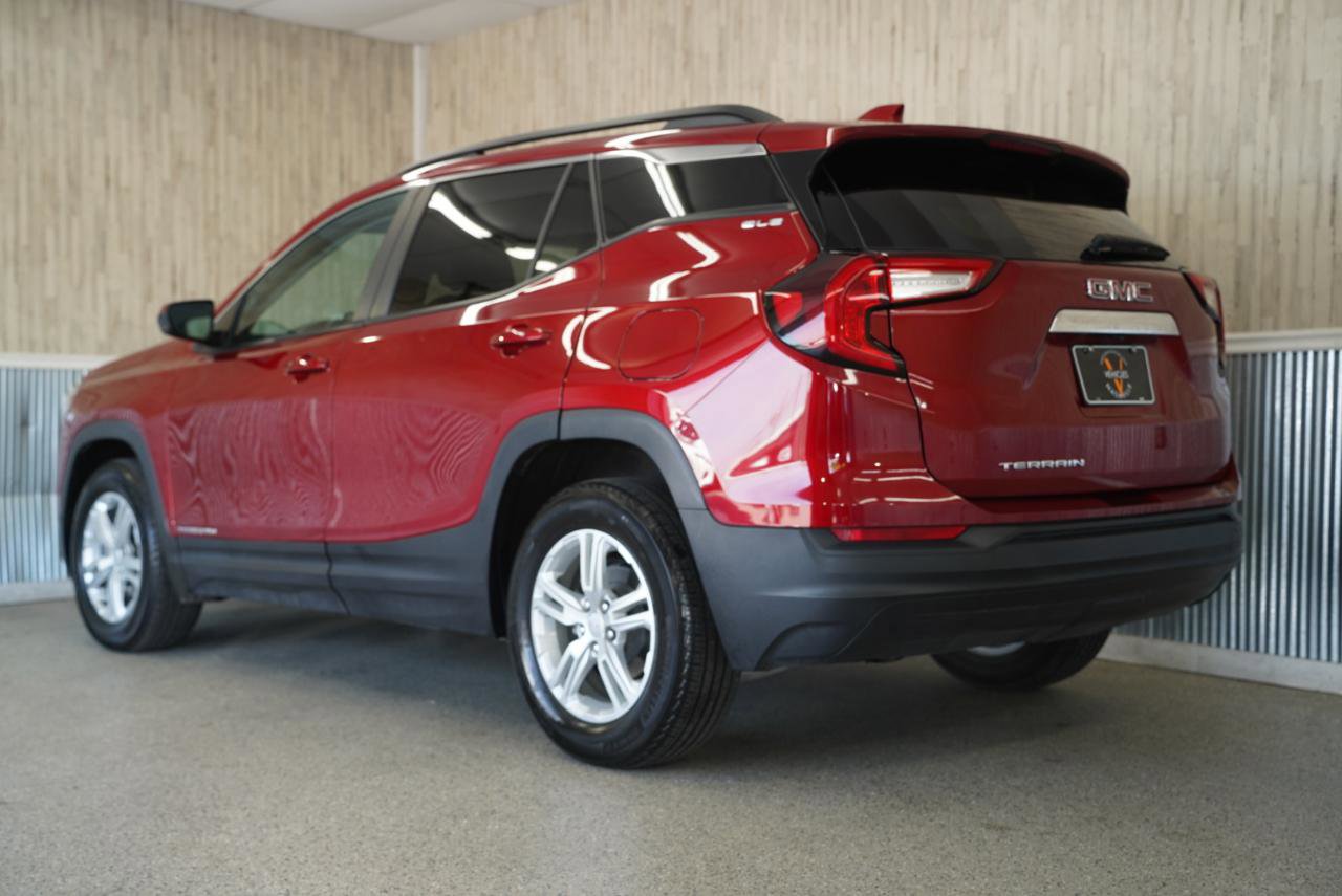 Used 2023 GMC Terrain SLE w/ Driver Convenience Package FWD image 7