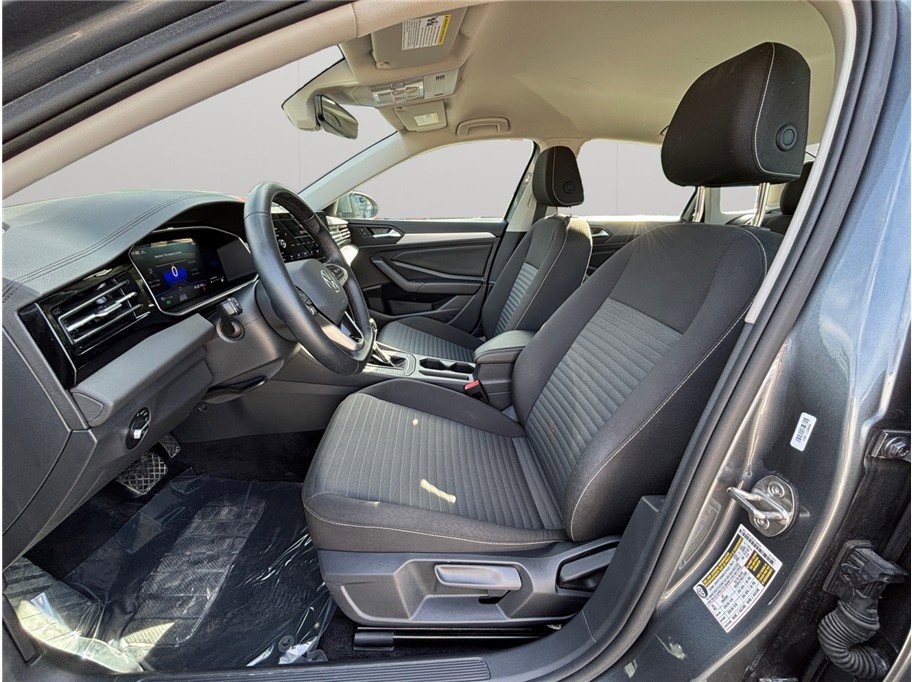 Used 2025 Volkswagen Jetta S image 2
