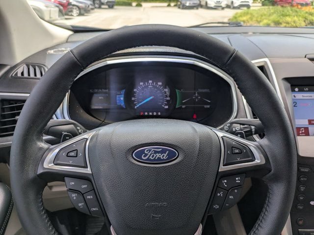 Used 2016 Ford Edge Titanium w/ Technology Package FWD image 23