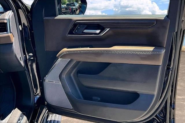 Used 2025 GMC Yukon Denali Ultimate w/ LPO, Floor Liner Package AWD/4WD image 29