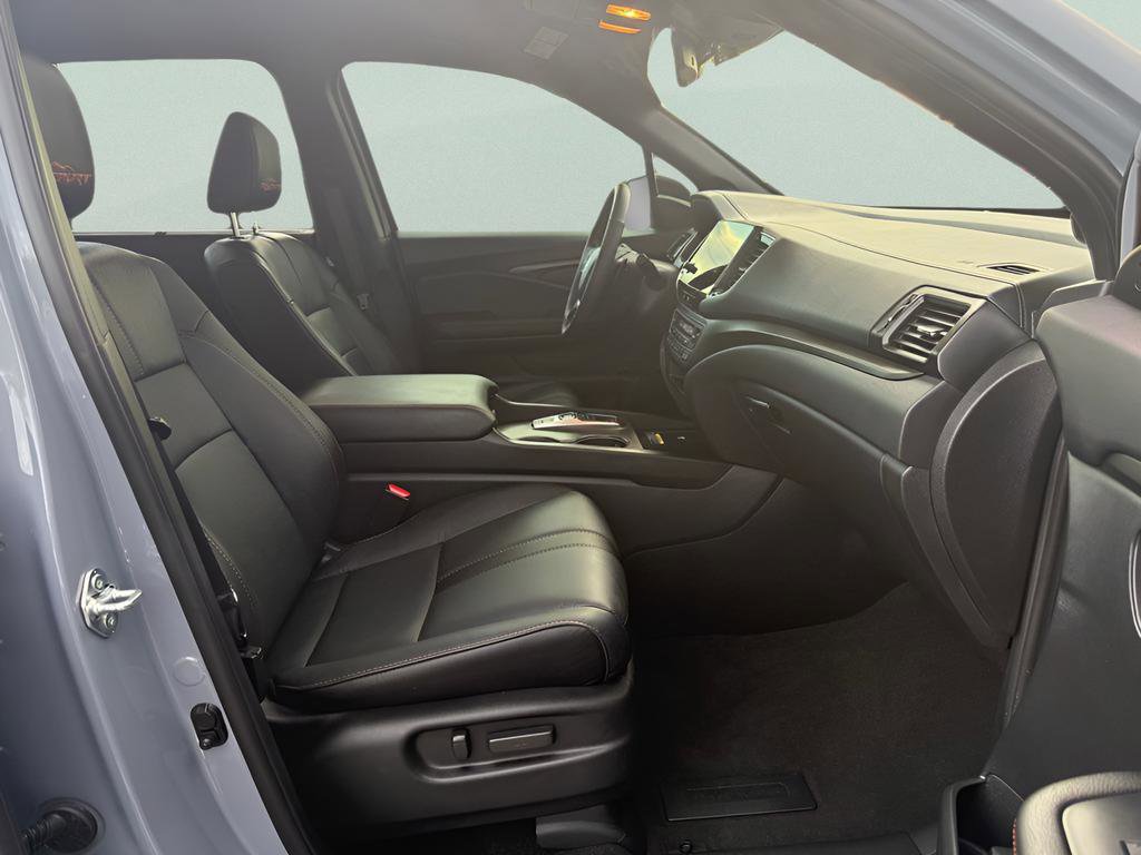 Certified 2025 Honda Passport TrailSport image 26